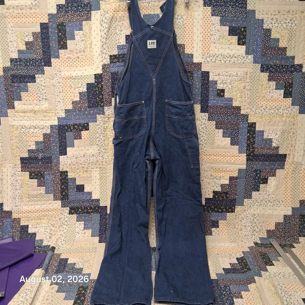 Lee up sale